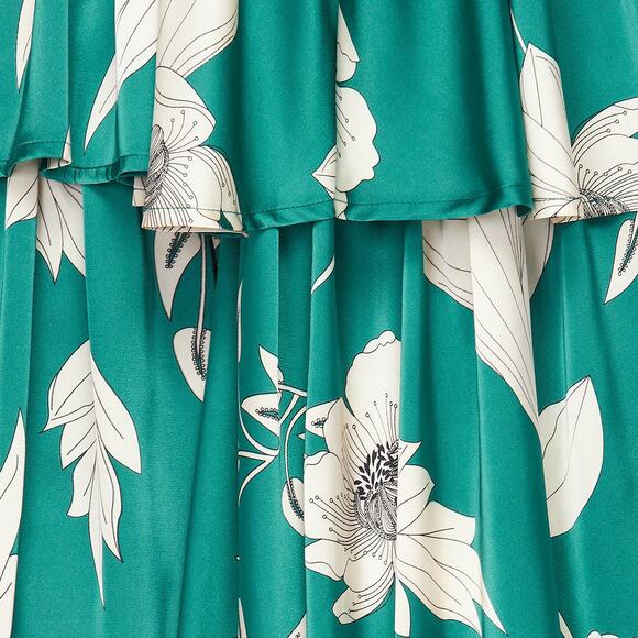 NWT VICI Floral Sleeveless Halter Neck Tiered Maxi Dress (Green | Size S) - Picture 7 of 9